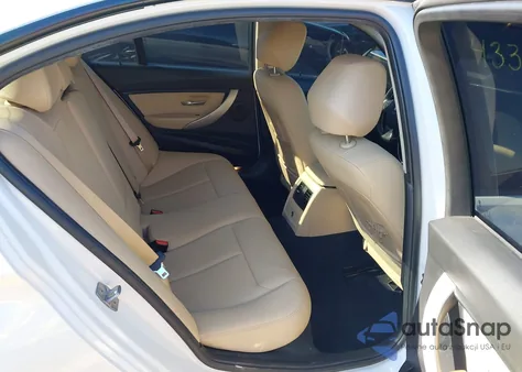 2018 BMW 320I xDrive z USA, uszkodzony, nr VIN WBA8A3C53JA498986